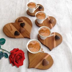 ahşap kalp bardak altlığı